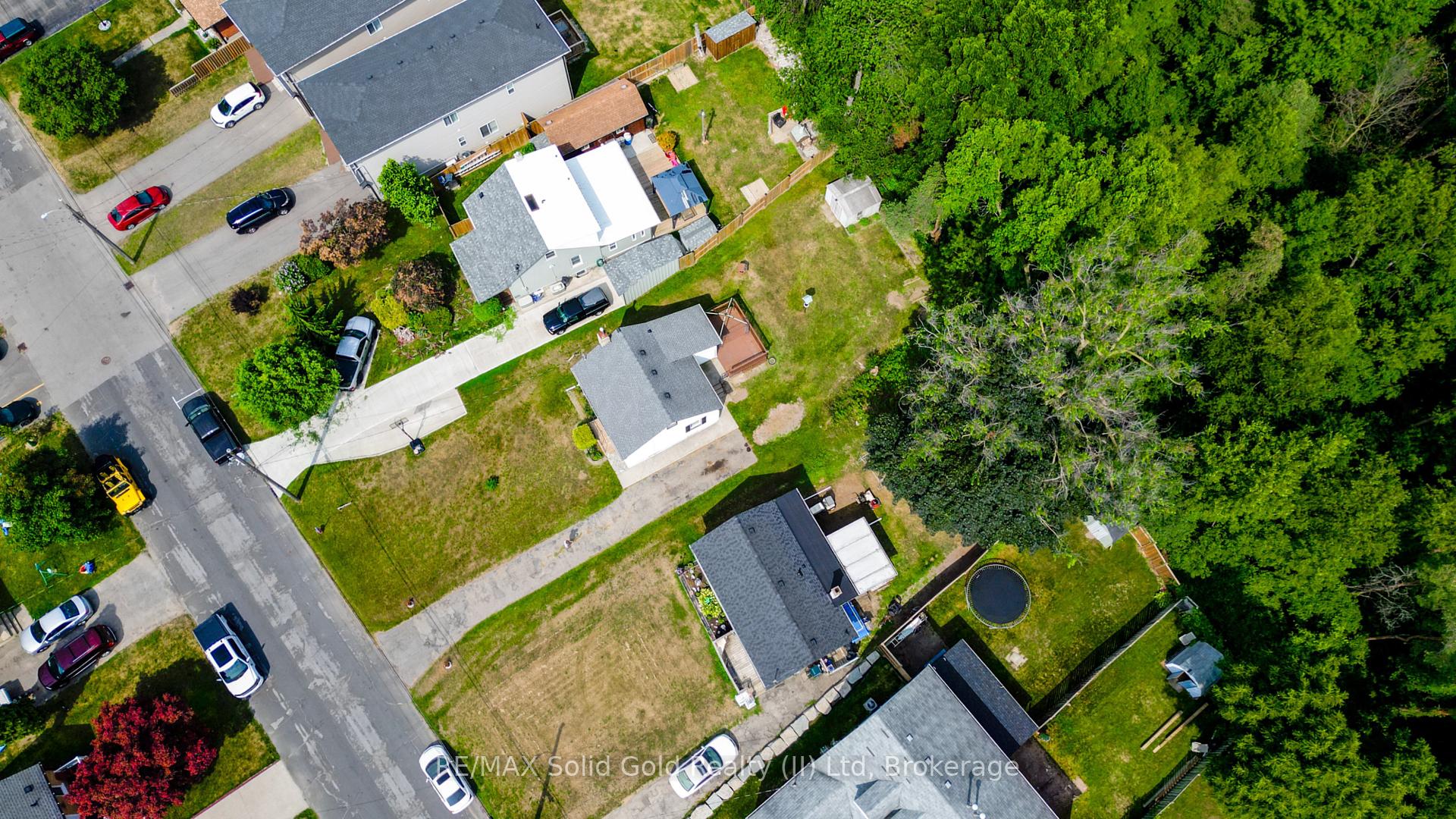 Photo 46 of 48 Barbara Crescent, Kitchener — HOMEH
