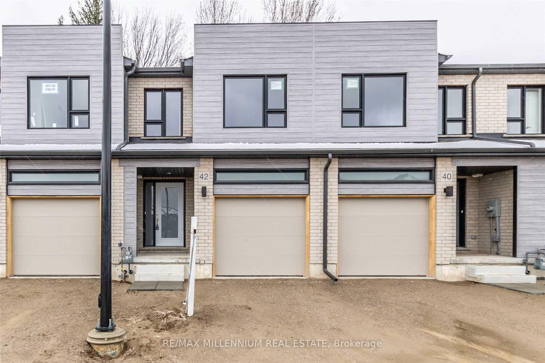 Photo 1 of 42 Pony Way, Kitchener — HOMEH