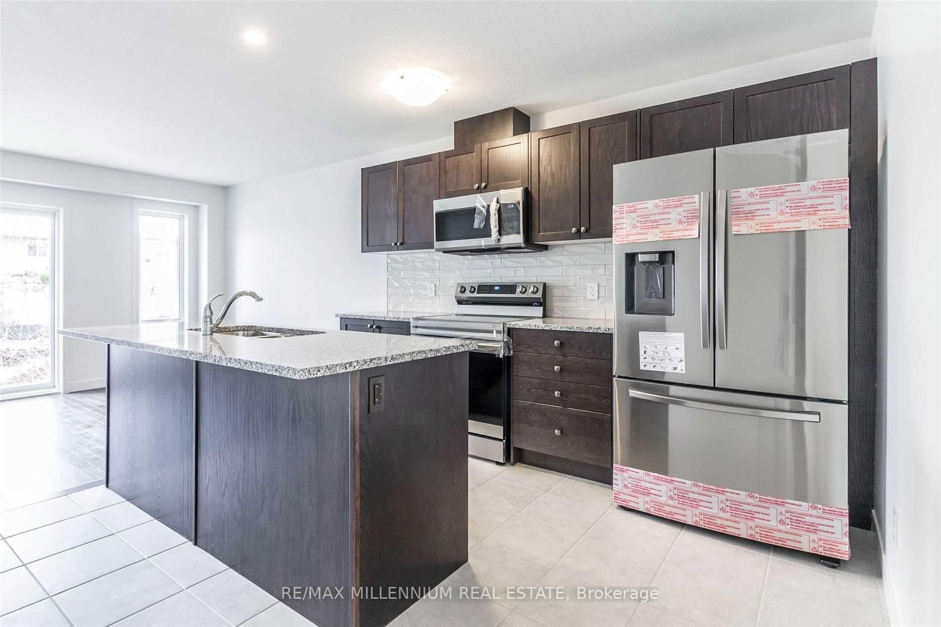 Photo 8 of 42 Pony Way, Kitchener — HOMEH