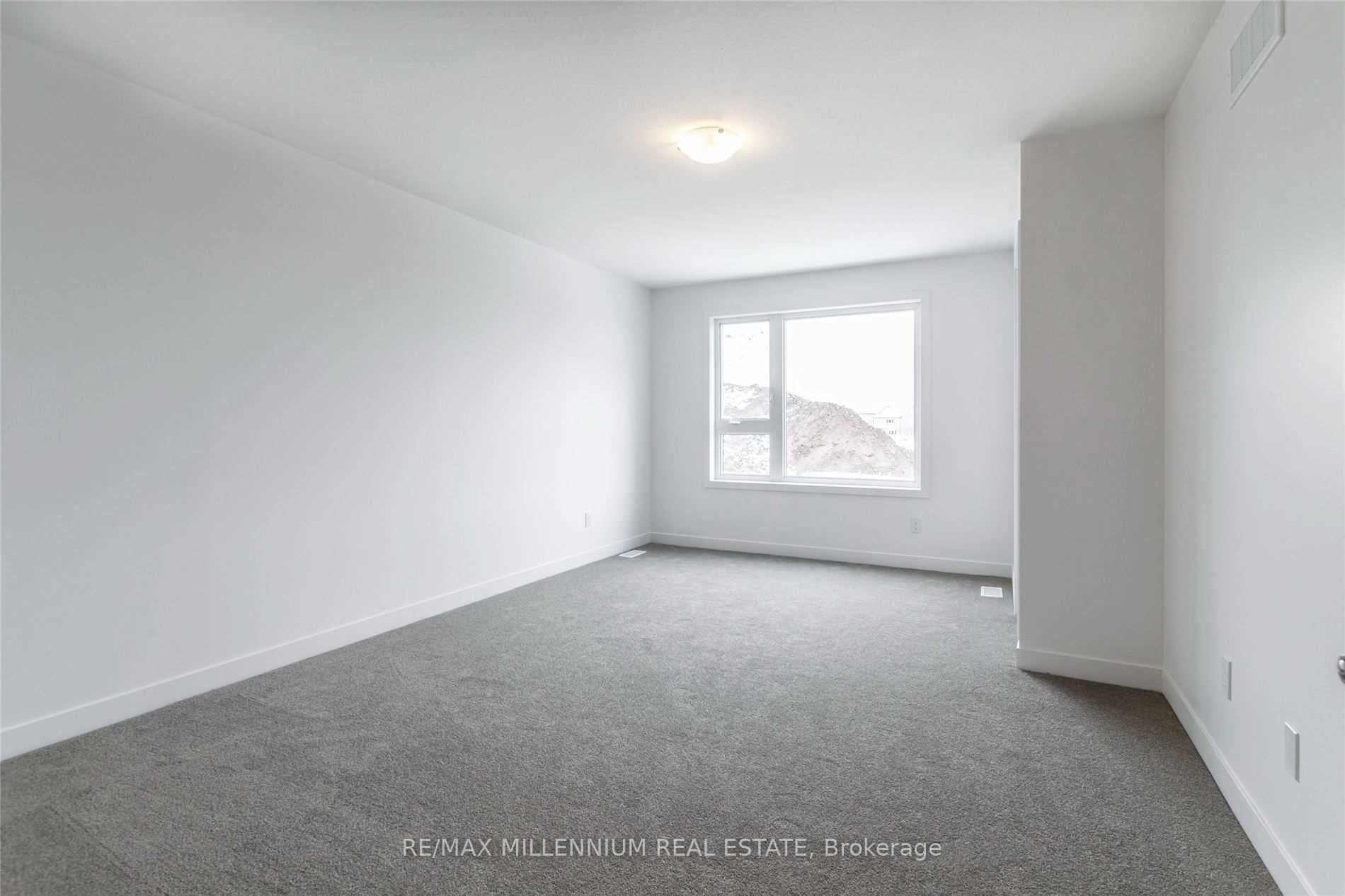 Photo 11 of 42 Pony Way, Kitchener — HOMEH