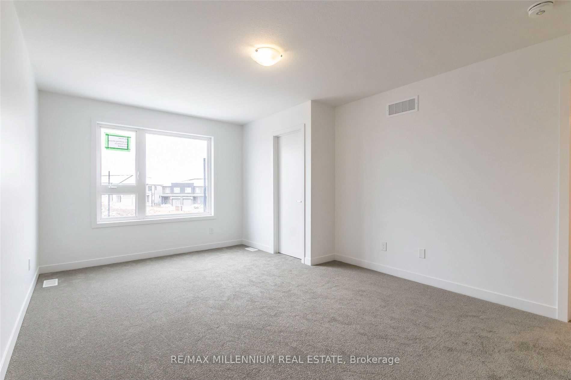 Photo 12 of 42 Pony Way, Kitchener — HOMEH