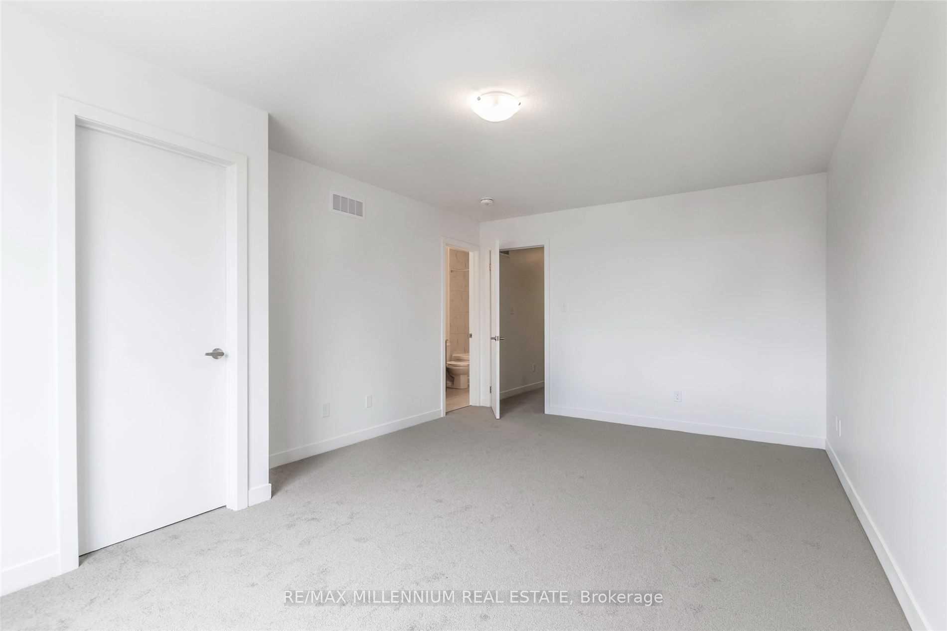 Photo 13 of 42 Pony Way, Kitchener — HOMEH
