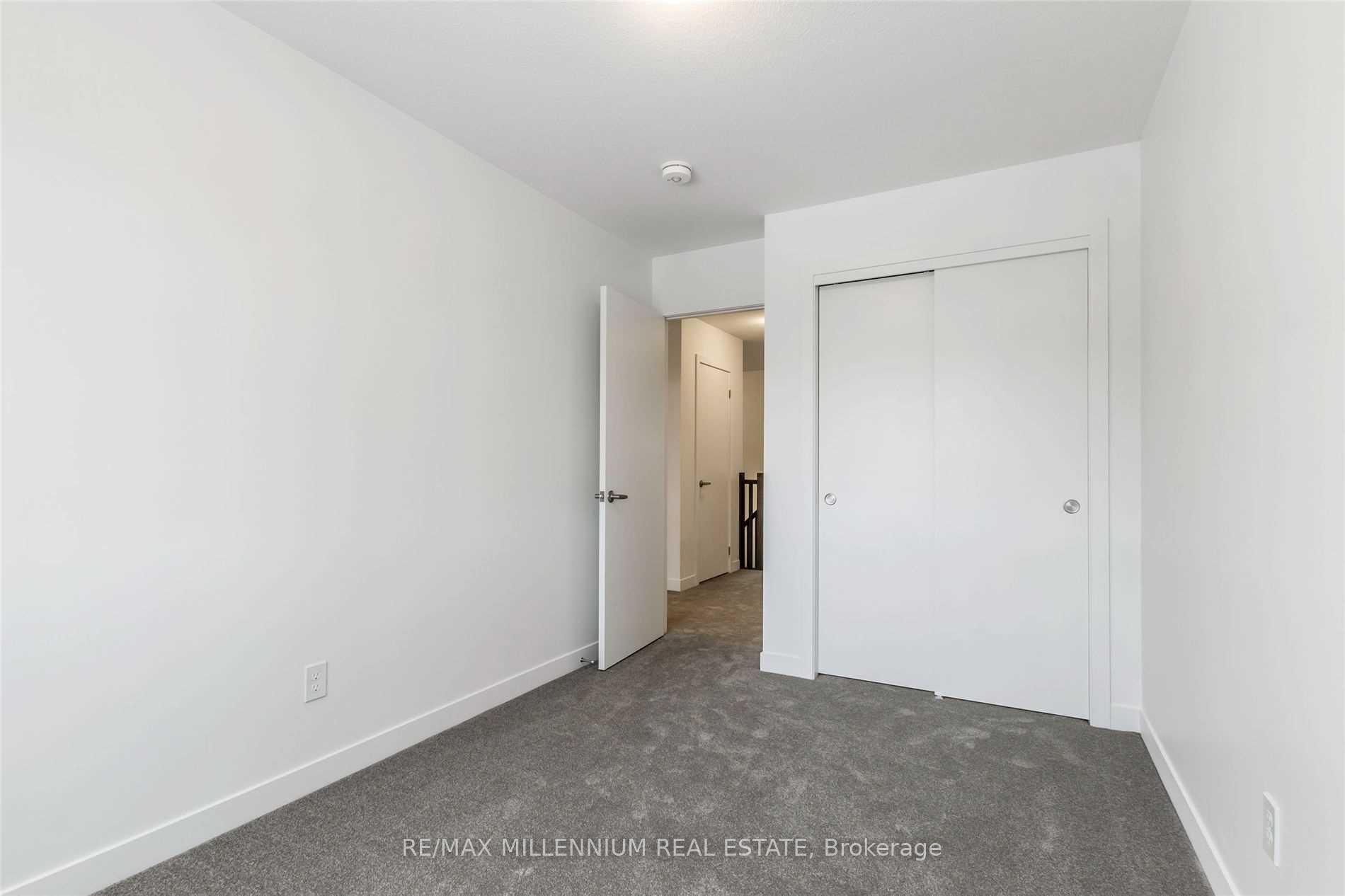Photo 16 of 42 Pony Way, Kitchener — HOMEH