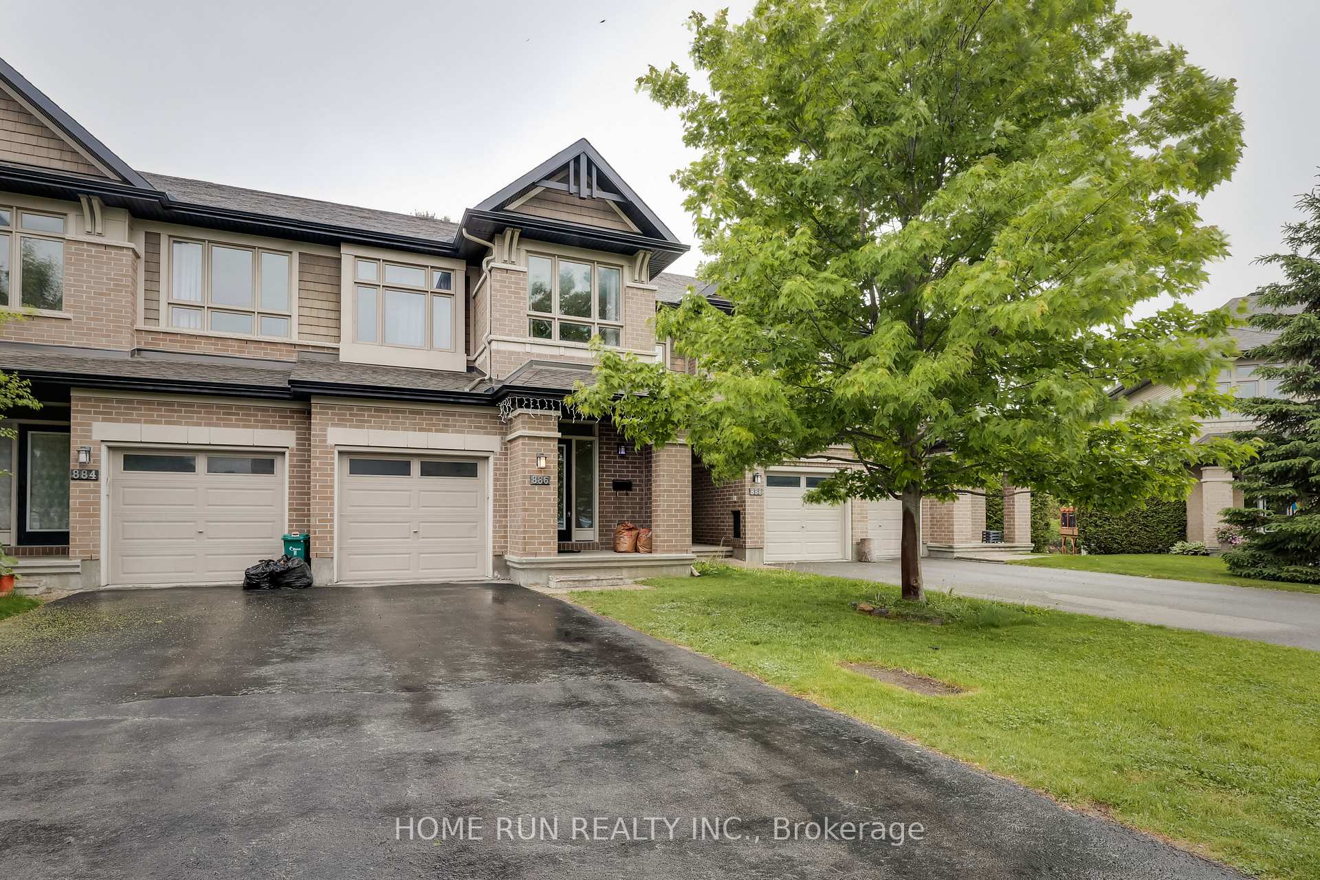 Photo 2 of 886 Fletcher Circle, Ottawa, Kanata - Kanata Lakes/Heritage Hills — HOMEH