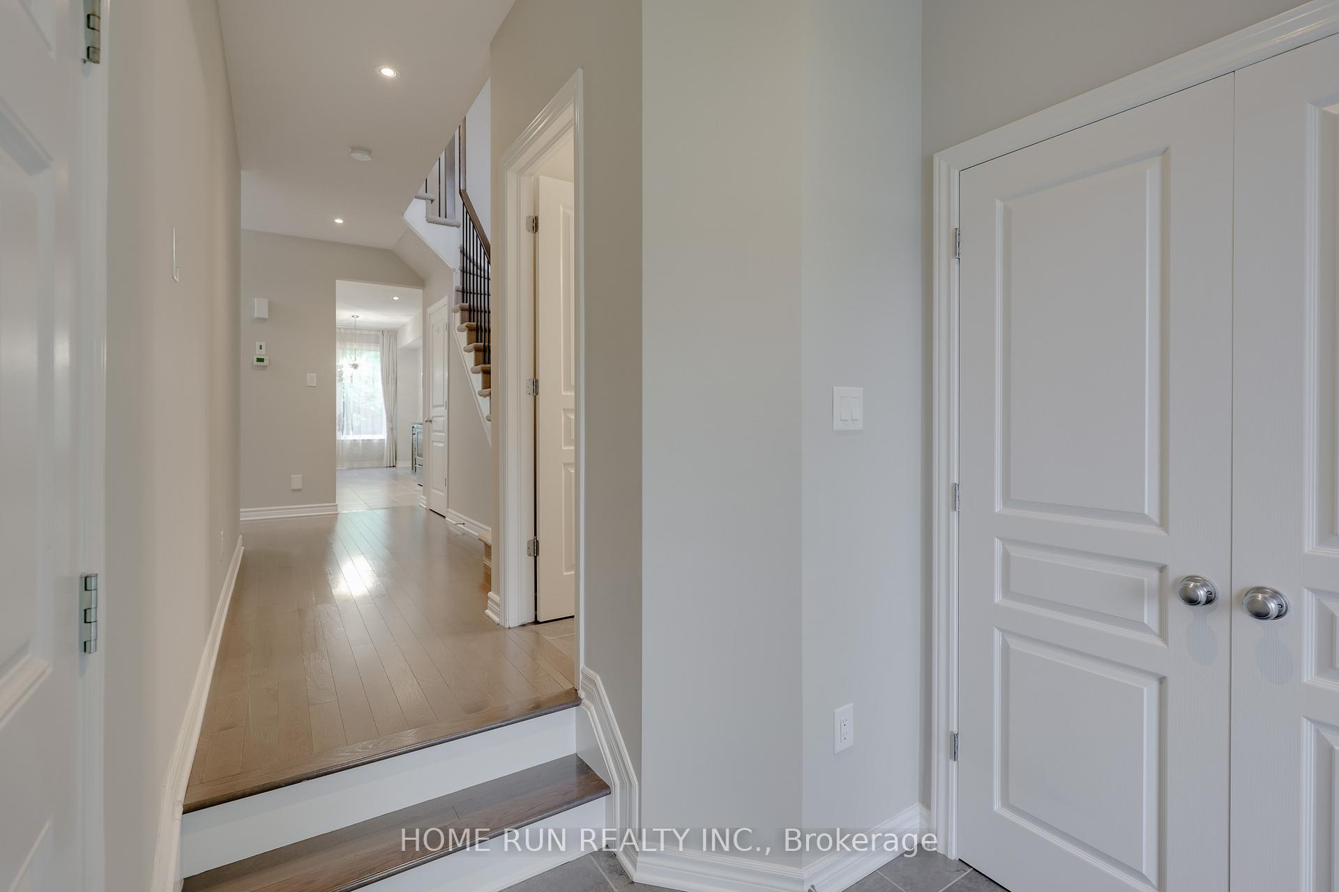 Photo 3 of 886 Fletcher Circle, Ottawa, Kanata - Kanata Lakes/Heritage Hills — HOMEH