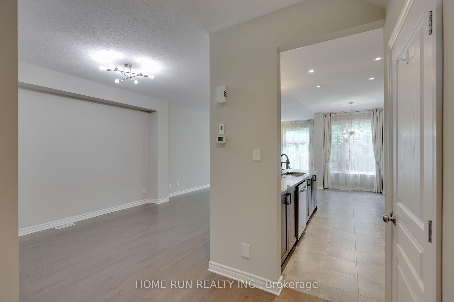 Photo 8 of 886 Fletcher Circle, Ottawa, Kanata - Kanata Lakes/Heritage Hills — HOMEH