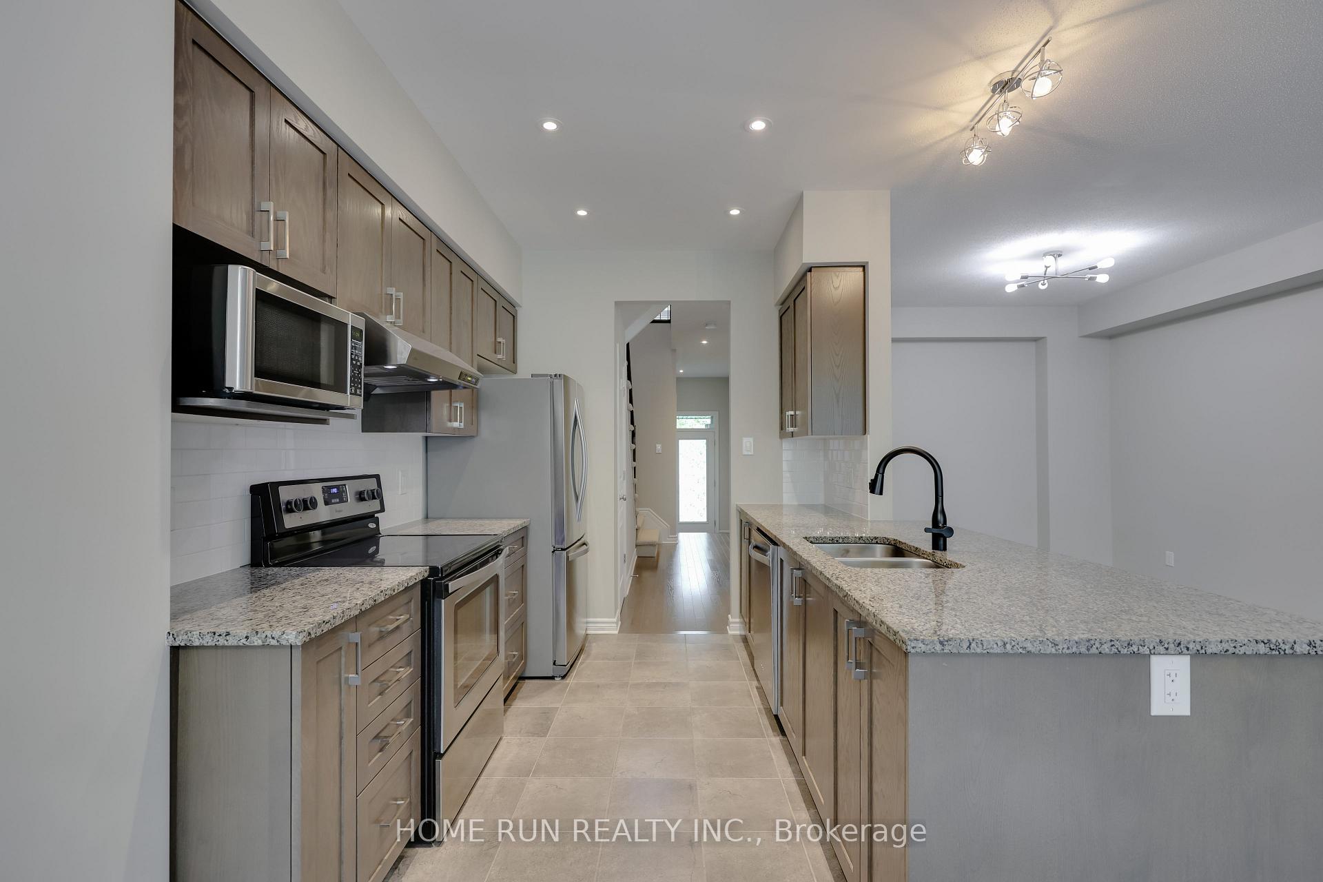 Photo 10 of 886 Fletcher Circle, Ottawa, Kanata - Kanata Lakes/Heritage Hills — HOMEH