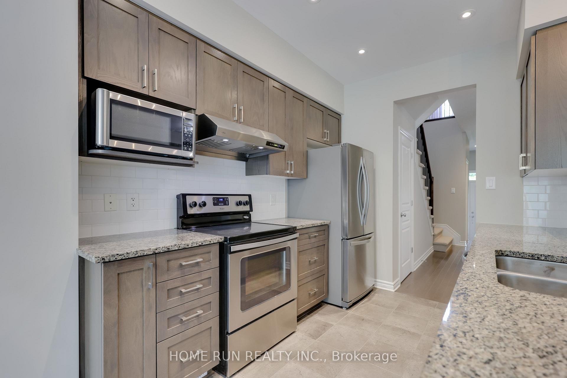 Photo 12 of 886 Fletcher Circle, Ottawa, Kanata - Kanata Lakes/Heritage Hills — HOMEH