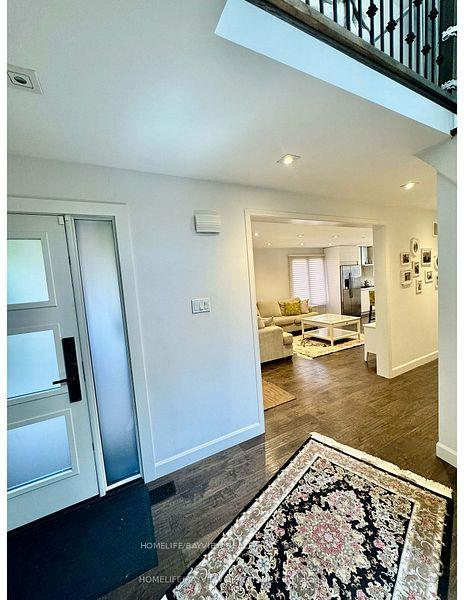Photo 5 of 23 Holm Crescent, Markham, Aileen-Willowbrook — HOMEH