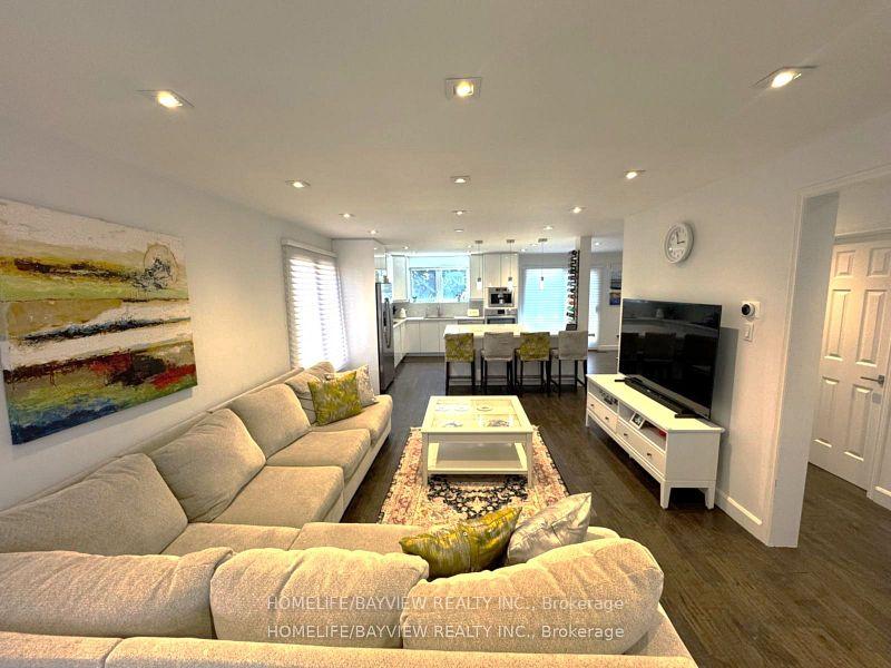 Photo 7 of 23 Holm Crescent, Markham, Aileen-Willowbrook — HOMEH