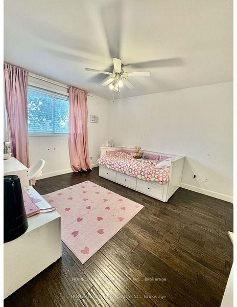 Photo 17 of 23 Holm Crescent, Markham, Aileen-Willowbrook — HOMEH