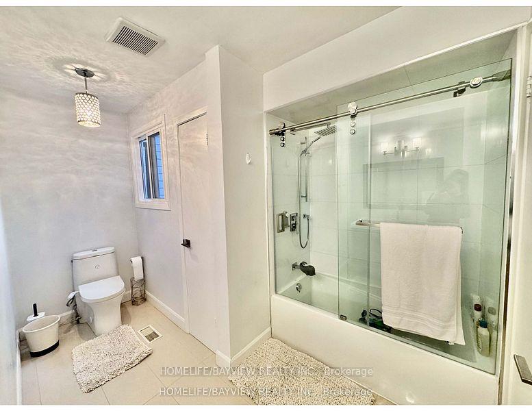 Photo 19 of 23 Holm Crescent, Markham, Aileen-Willowbrook — HOMEH