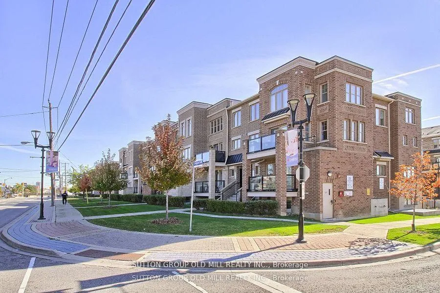 Front of Unit 26, 2335 Sheppard Avenue W