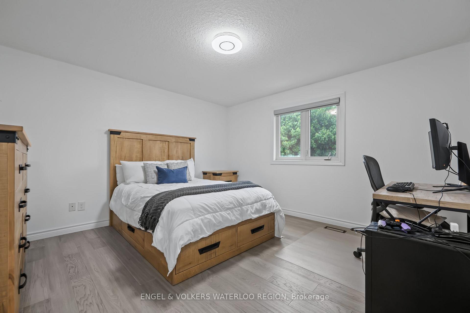 Photo 35 of 89 Winifred Street, Kitchener, Pioneer Tower West — HOMEH