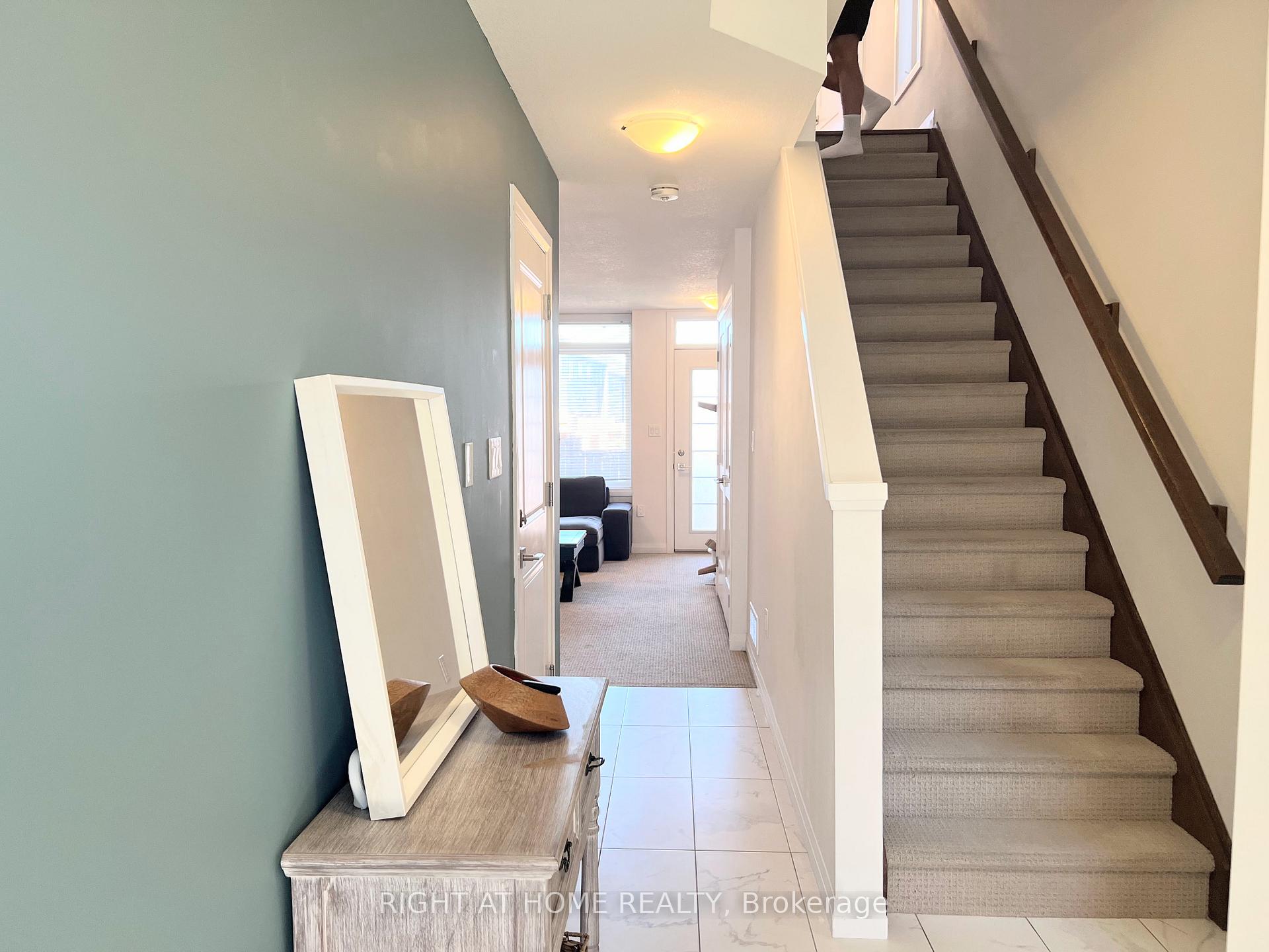 Photo 4 of Unit 59, 30 Times Square Boulevard, Hamilton, Stoney Creek Mountain — HOMEH