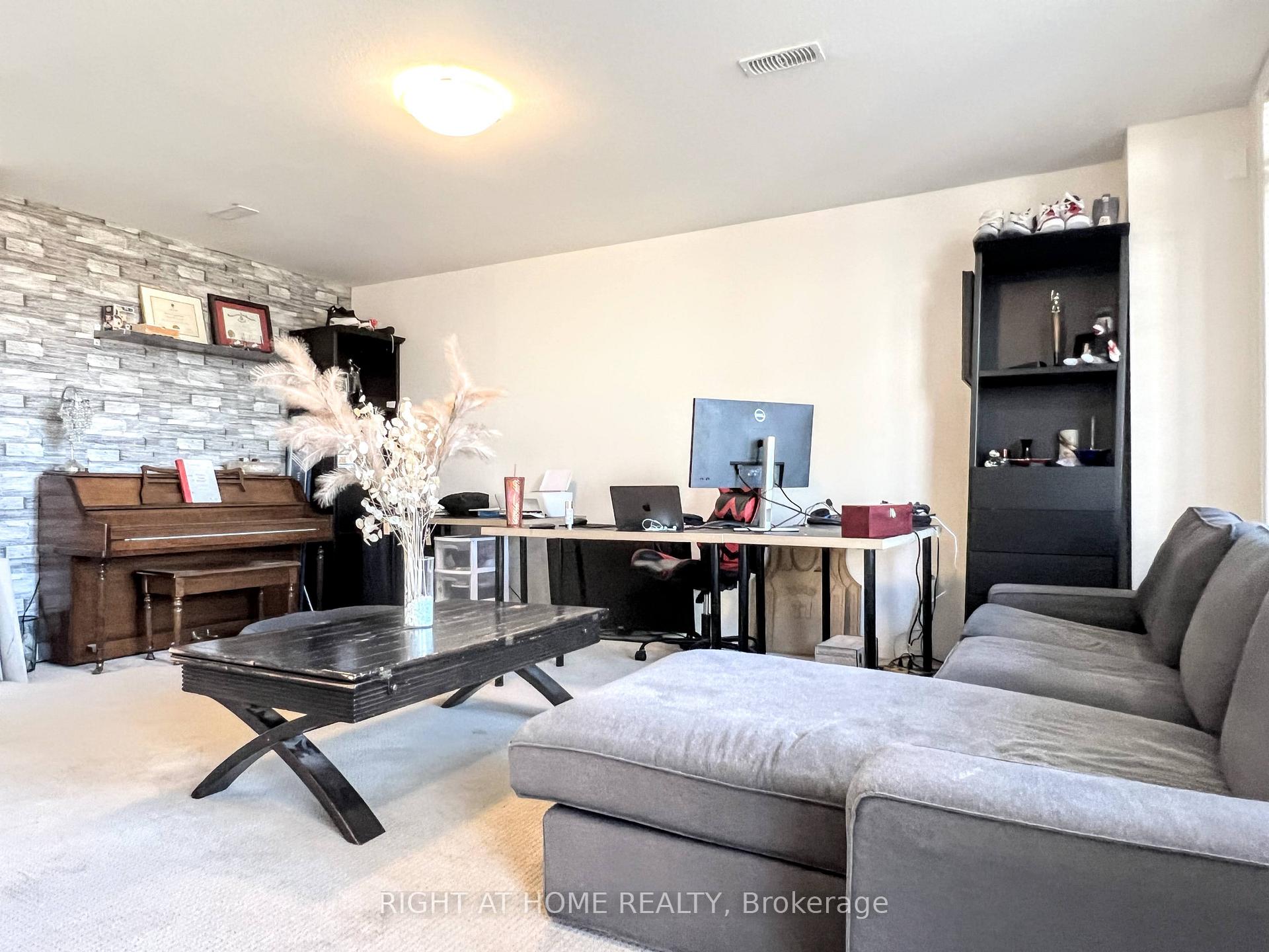 Photo 5 of Unit 59, 30 Times Square Boulevard, Hamilton, Stoney Creek Mountain — HOMEH