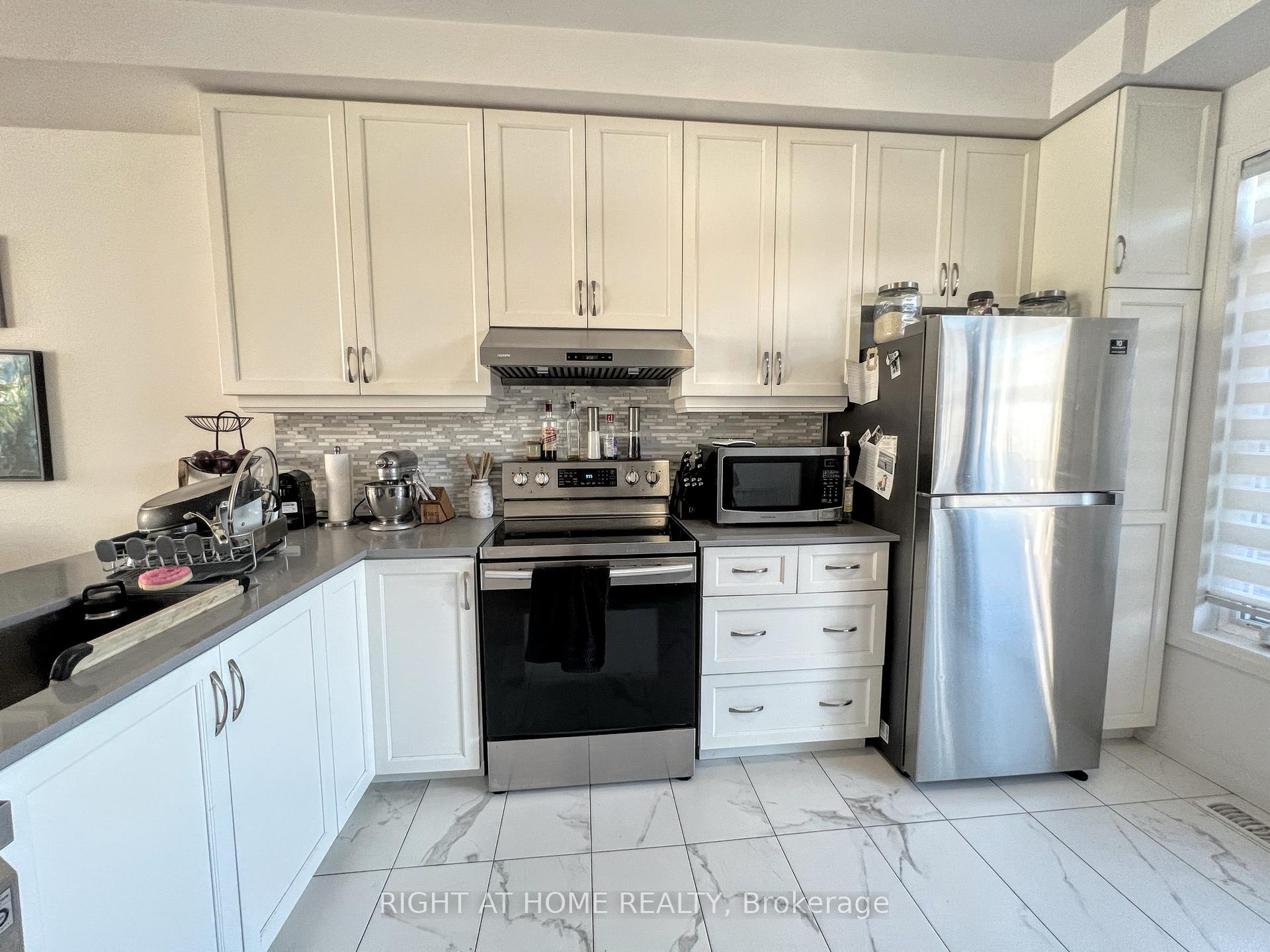 Photo 7 of Unit 59, 30 Times Square Boulevard, Hamilton, Stoney Creek Mountain — HOMEH
