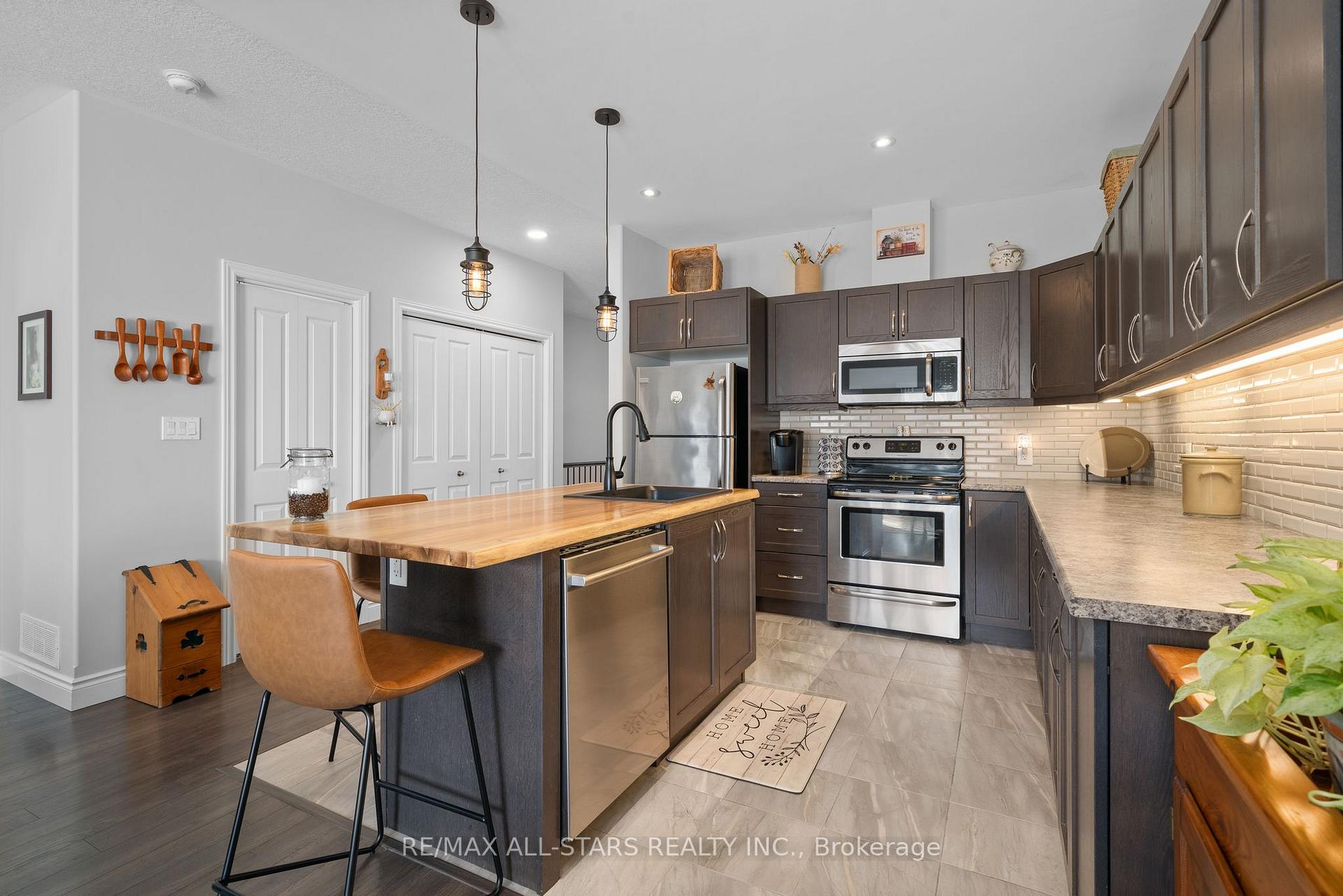 Photo 8 of 152 Sorbie Crescent, Loyalist, Amherstview — HOMEH