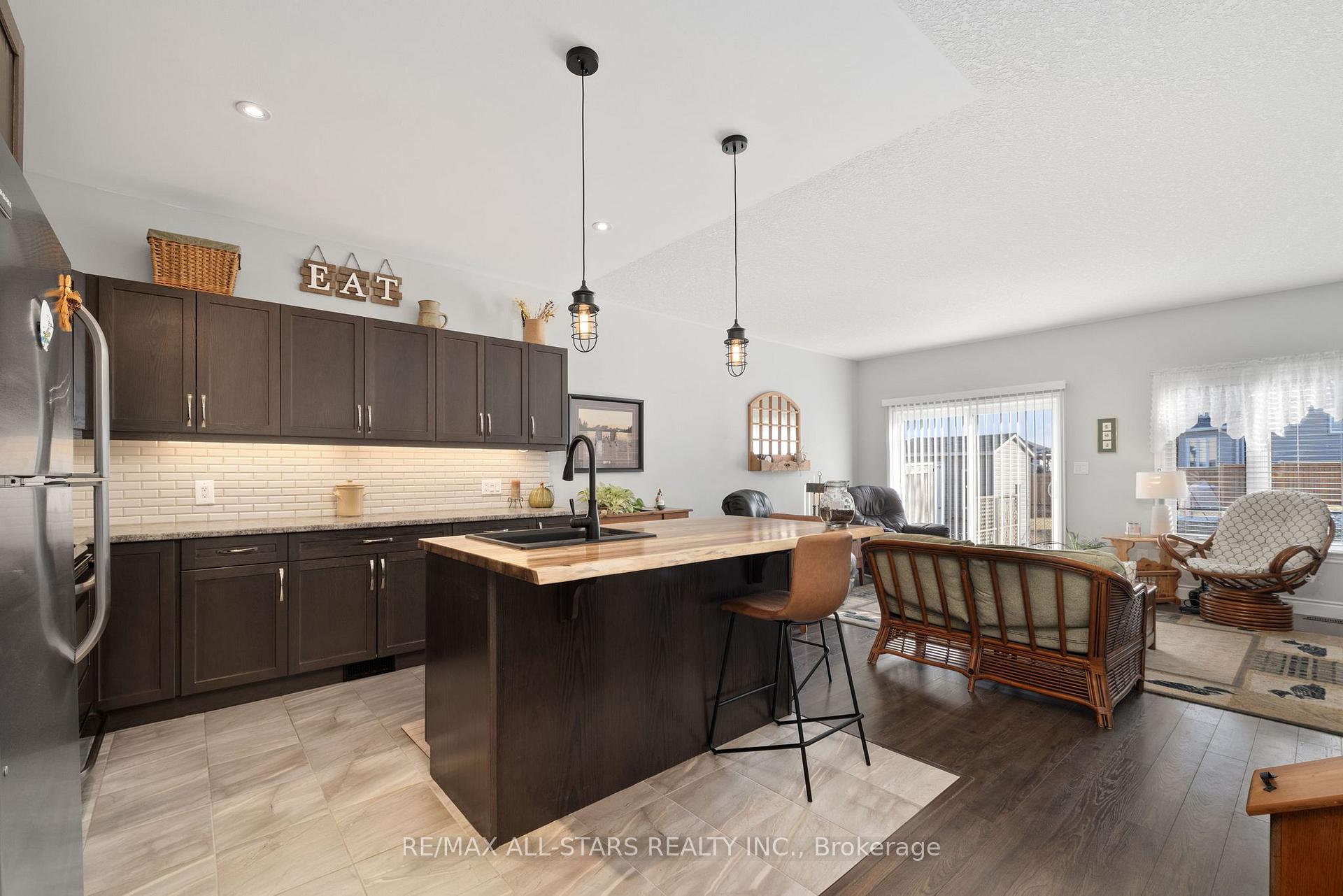 Photo 9 of 152 Sorbie Crescent, Loyalist, Amherstview — HOMEH