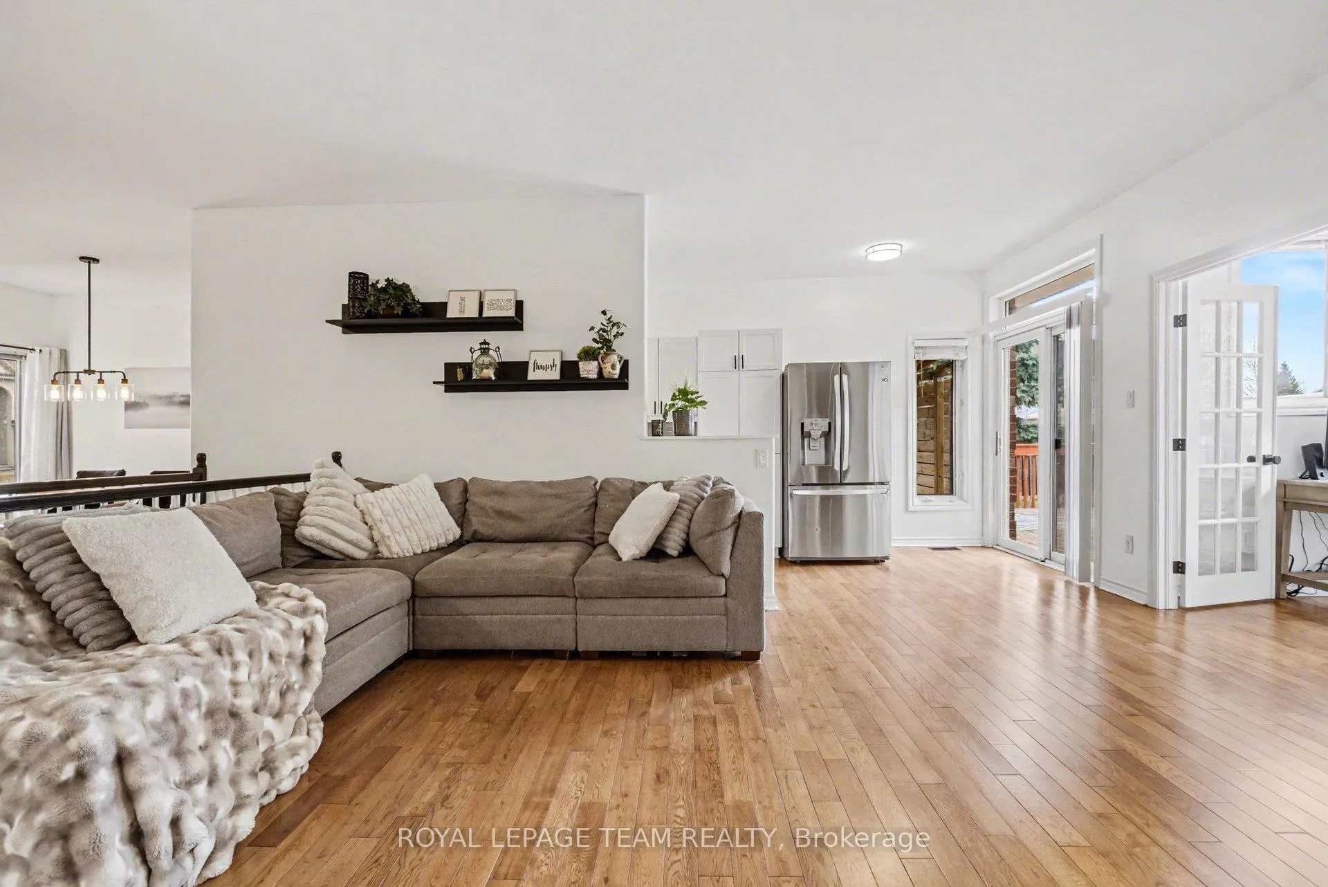 Photo 7 of 689 Vermillion Drive, Ottawa, Riverside South/Gloucester Glen — HOMEH