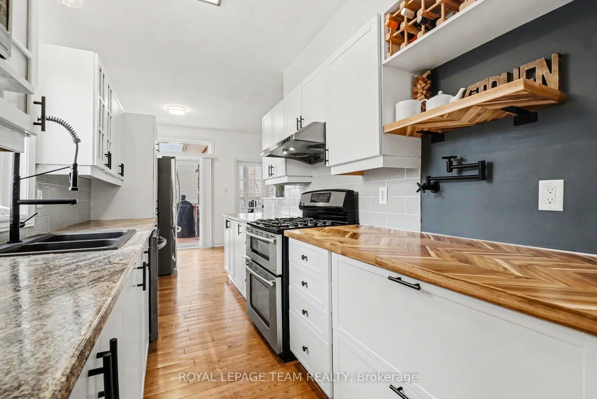 Photo 9 of 689 Vermillion Drive, Ottawa, Riverside South/Gloucester Glen — HOMEH