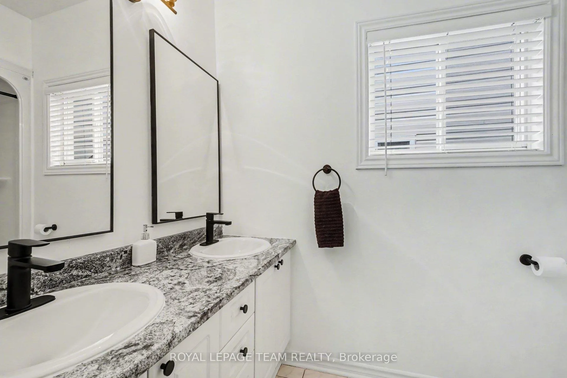 Photo 21 of 689 Vermillion Drive, Ottawa, Riverside South/Gloucester Glen — HOMEH