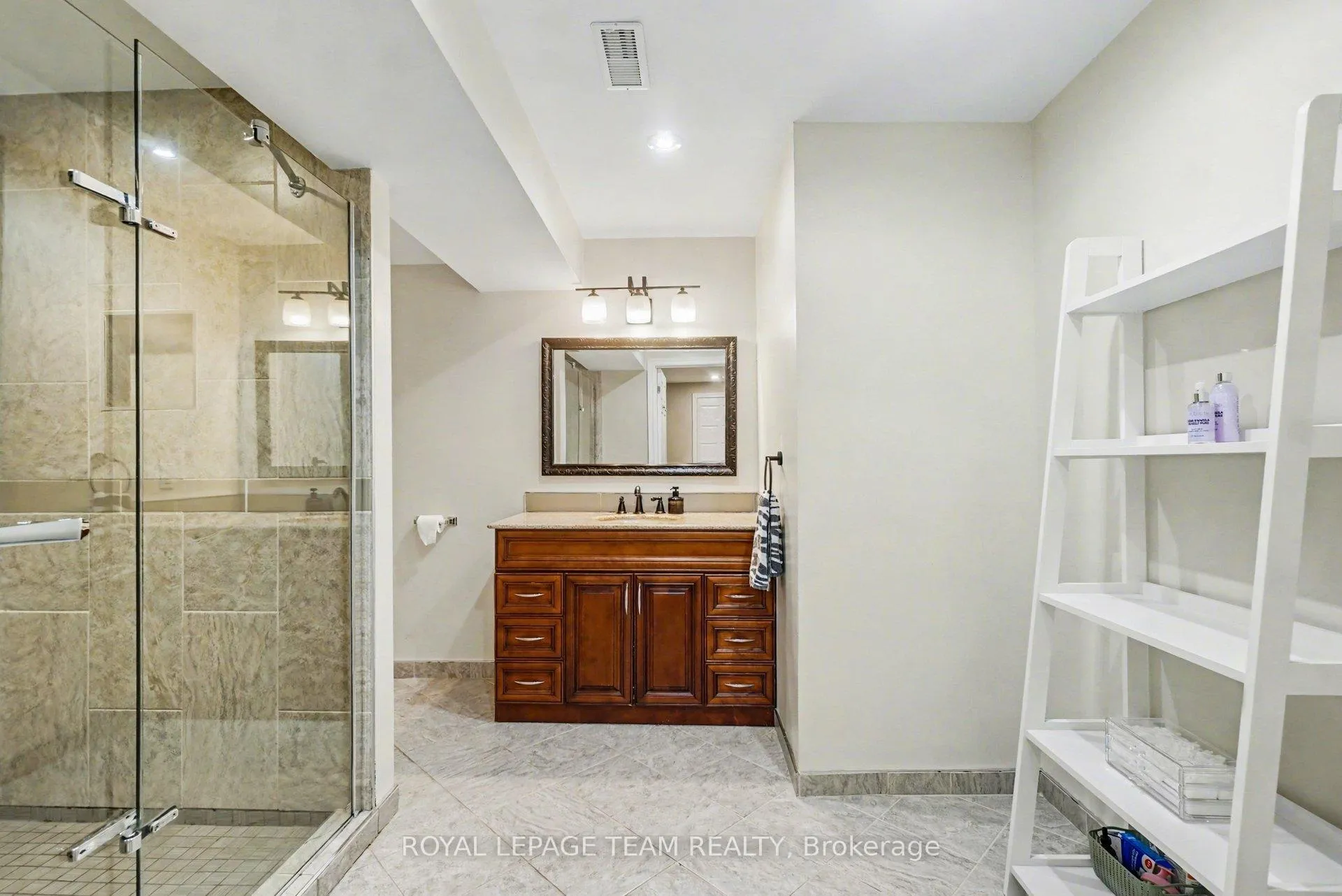 Photo 30 of 689 Vermillion Drive, Ottawa, Riverside South/Gloucester Glen — HOMEH