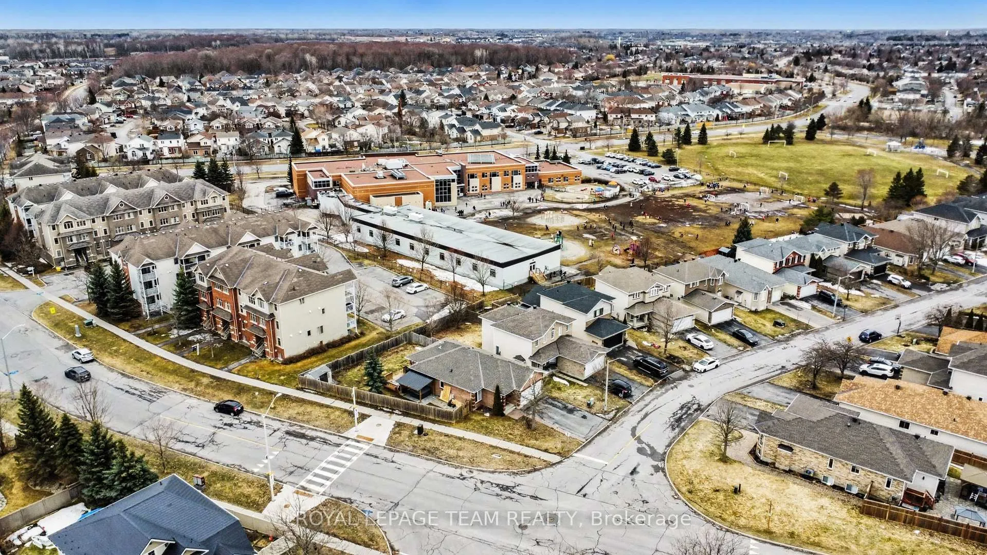 Photo 33 of 689 Vermillion Drive, Ottawa, Riverside South/Gloucester Glen — HOMEH