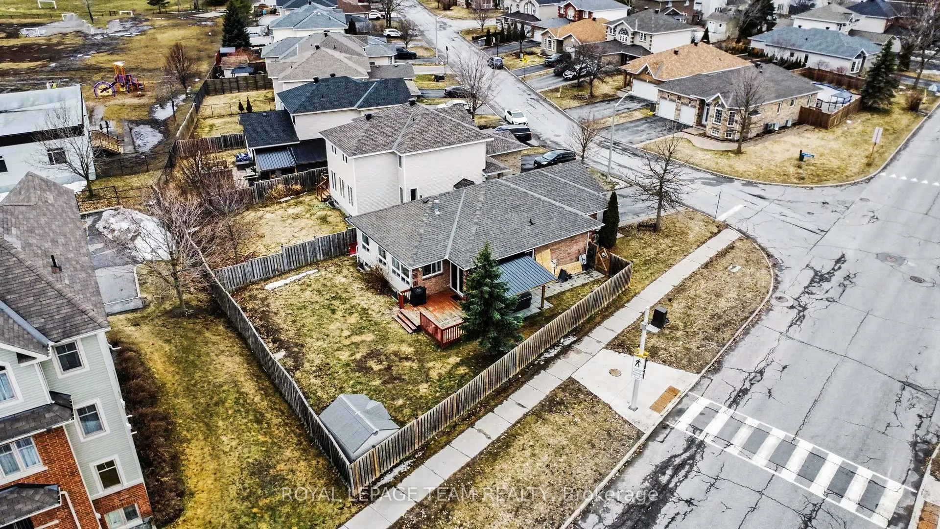 Photo 34 of 689 Vermillion Drive, Ottawa, Riverside South/Gloucester Glen — HOMEH