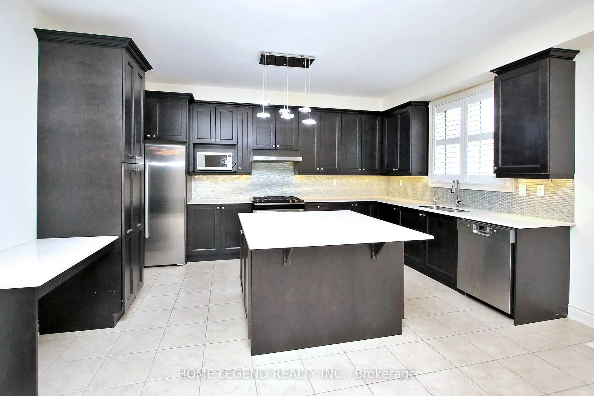 Photo 7 of 25 Bracknell Avenue, Markham, Berczy — HOMEH