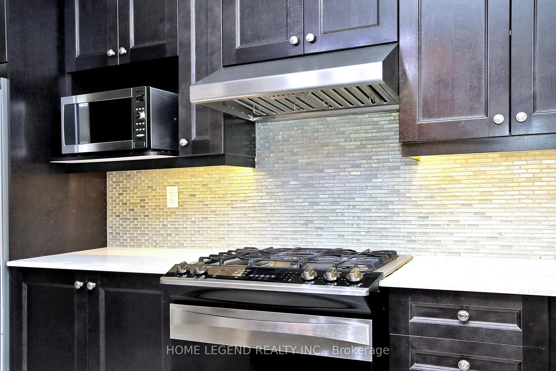 Photo 8 of 25 Bracknell Avenue, Markham, Berczy — HOMEH