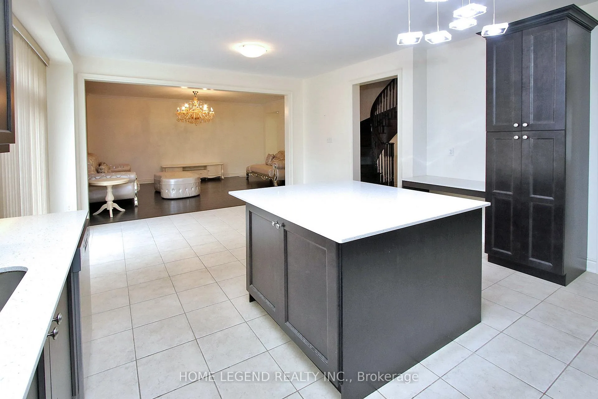 Photo 9 of 25 Bracknell Avenue, Markham, Berczy — HOMEH