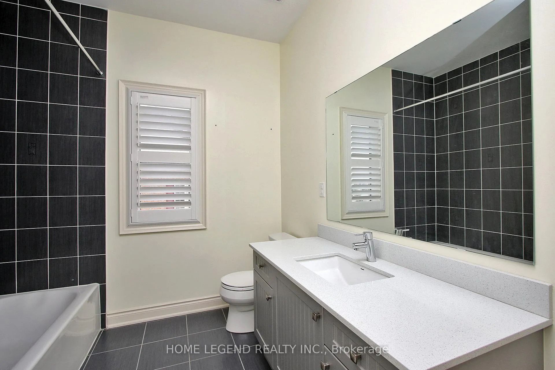 Photo 15 of 25 Bracknell Avenue, Markham, Berczy — HOMEH