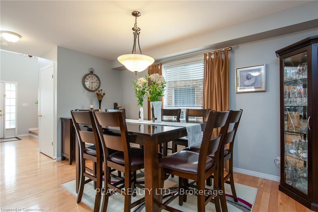Photo 8 of 71 Dubrick Crescent, Kitchener — HOMEH