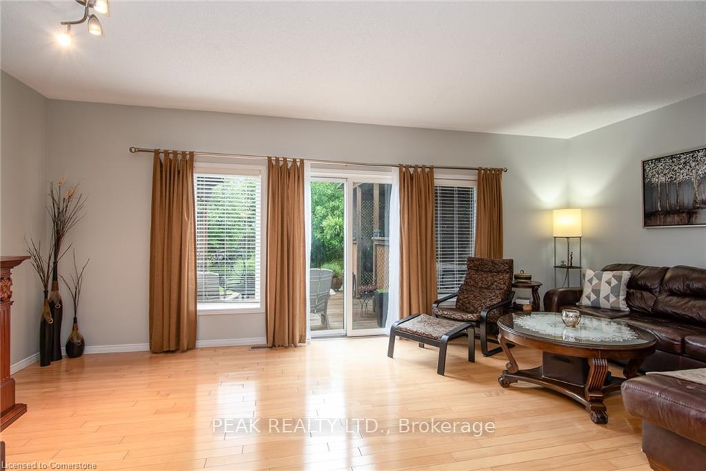 Photo 9 of 71 Dubrick Crescent, Kitchener — HOMEH