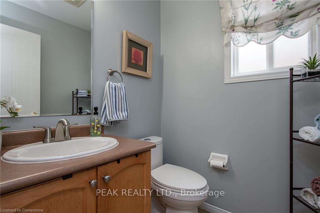 Photo 21 of 71 Dubrick Crescent, Kitchener — HOMEH