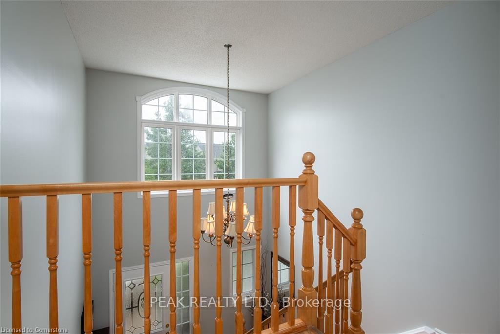 Photo 22 of 71 Dubrick Crescent, Kitchener — HOMEH