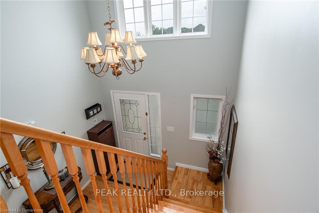 Photo 23 of 71 Dubrick Crescent, Kitchener — HOMEH