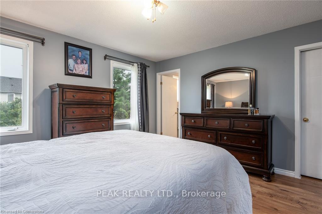 Photo 26 of 71 Dubrick Crescent, Kitchener — HOMEH