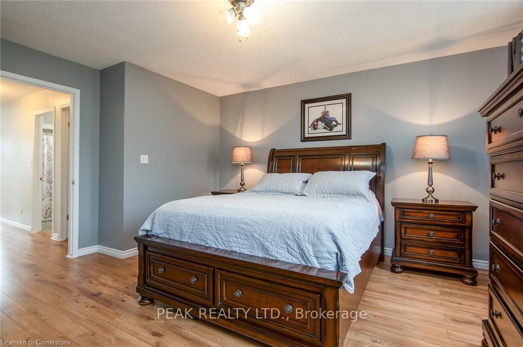 Photo 27 of 71 Dubrick Crescent, Kitchener — HOMEH