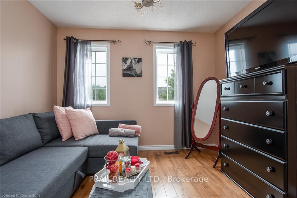 Photo 30 of 71 Dubrick Crescent, Kitchener — HOMEH