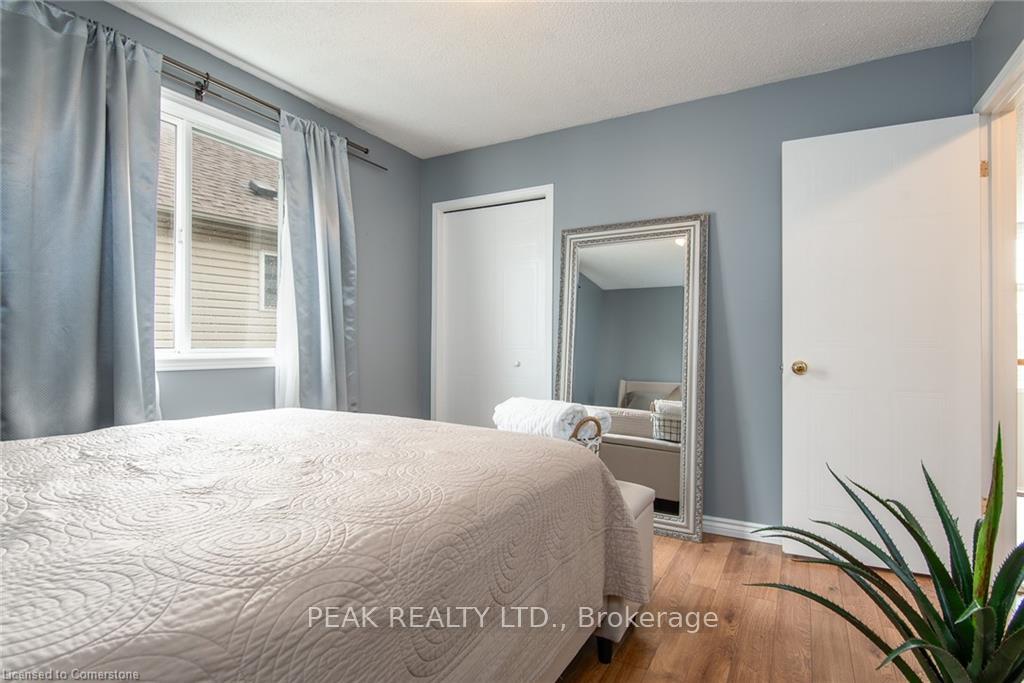 Photo 33 of 71 Dubrick Crescent, Kitchener — HOMEH