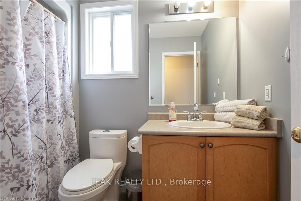 Photo 34 of 71 Dubrick Crescent, Kitchener — HOMEH