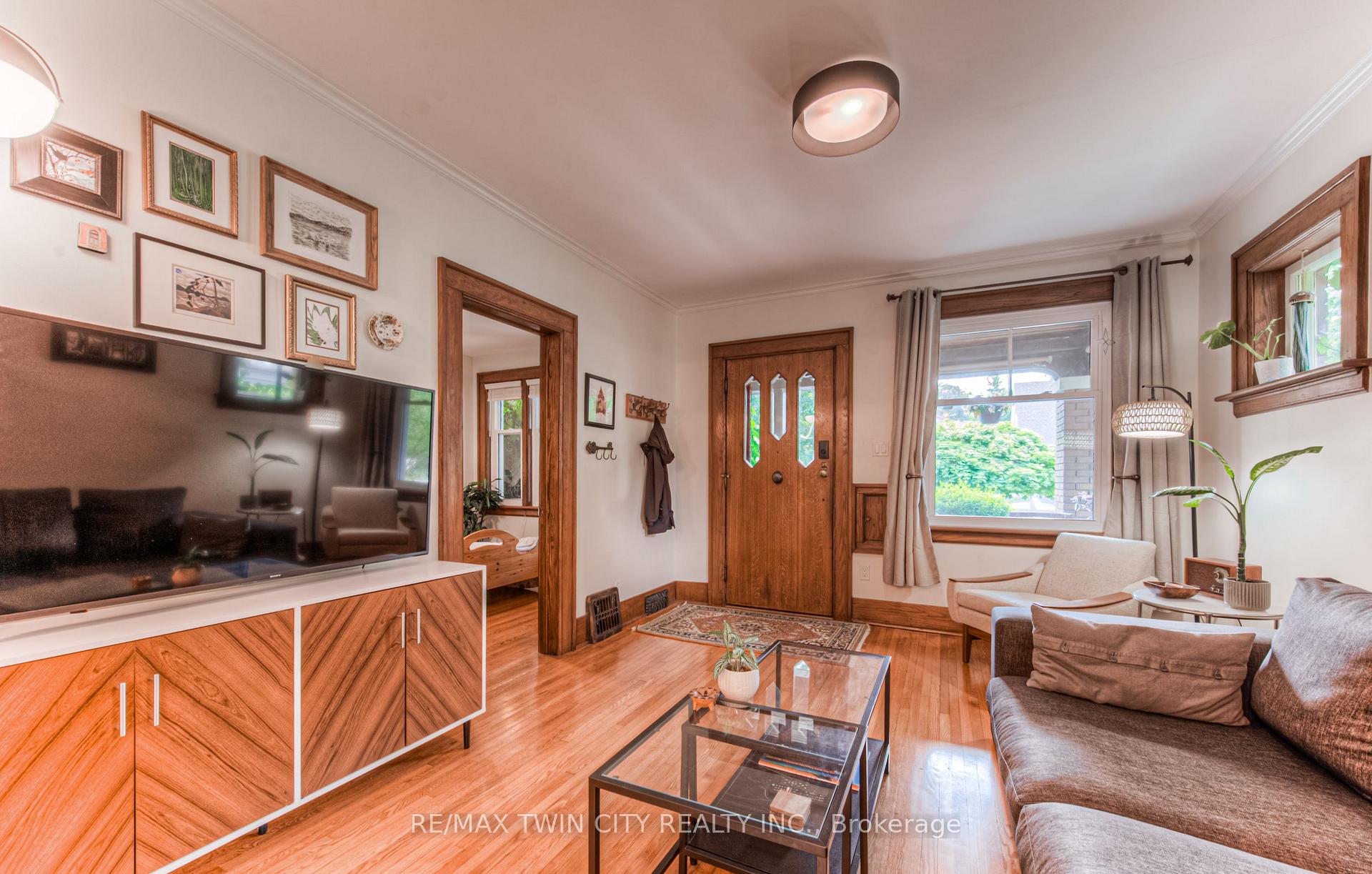 Photo 9 of 16 Lydia Street, Kitchener — HOMEH