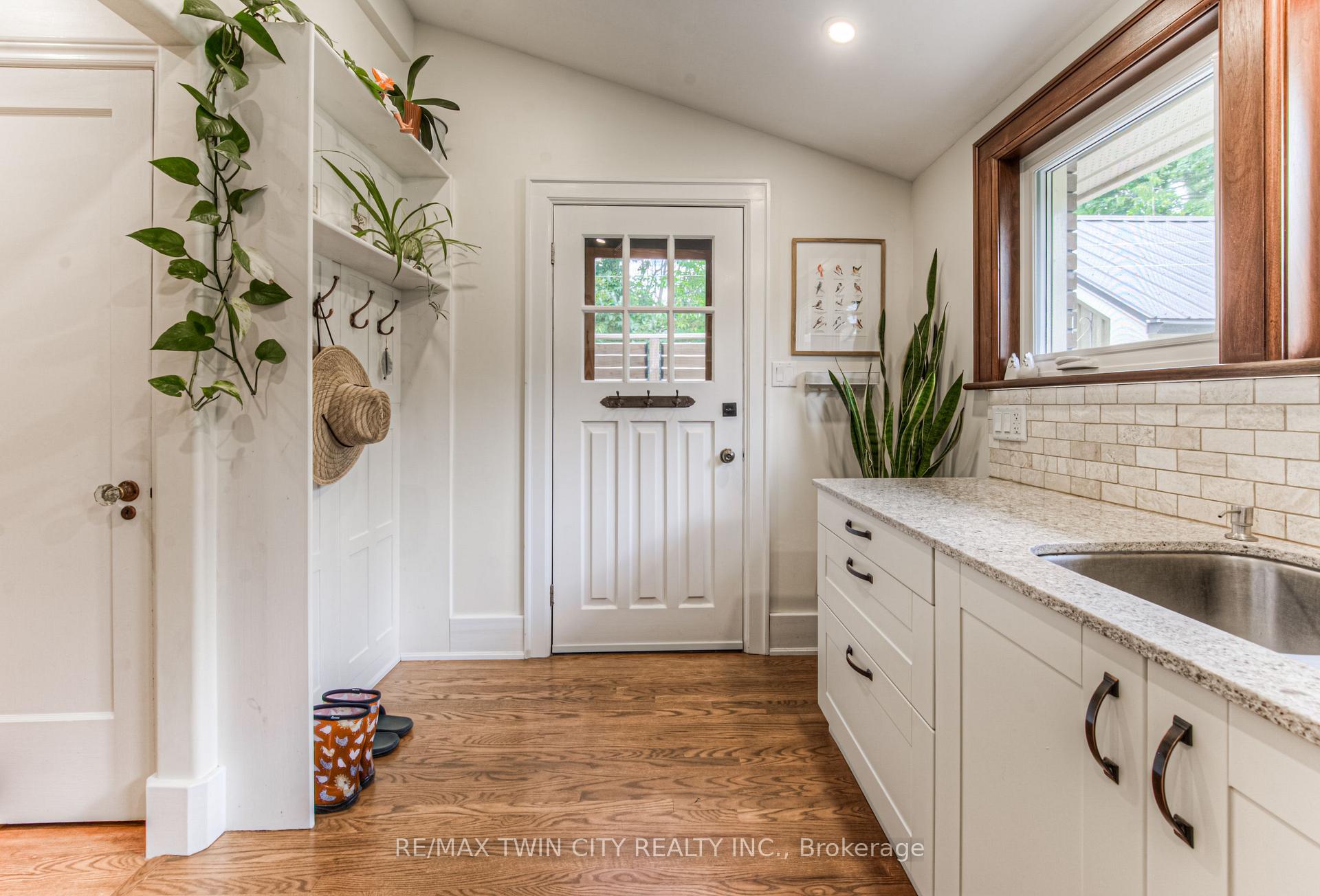 Photo 17 of 16 Lydia Street, Kitchener — HOMEH