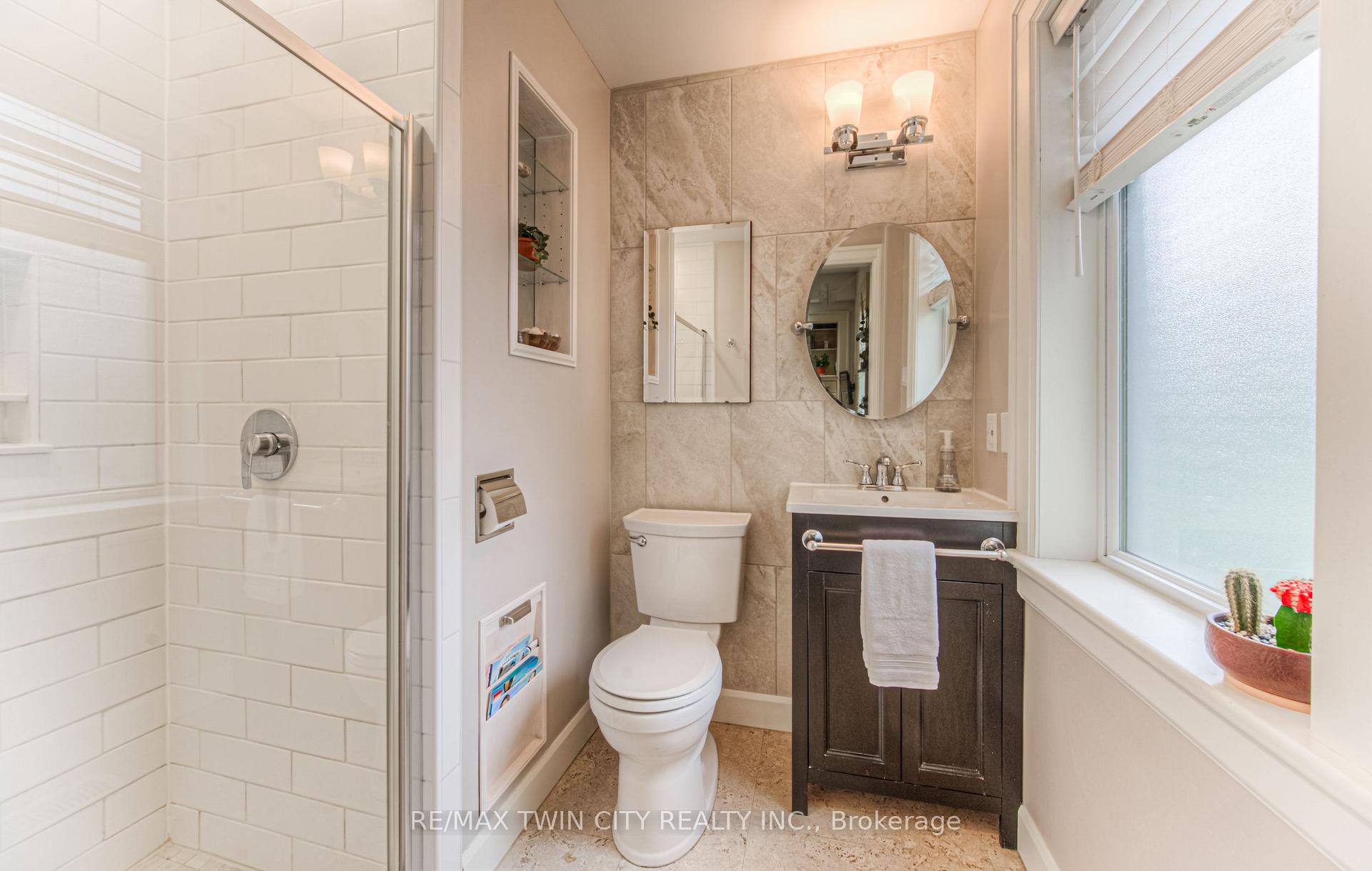 Photo 23 of 16 Lydia Street, Kitchener — HOMEH