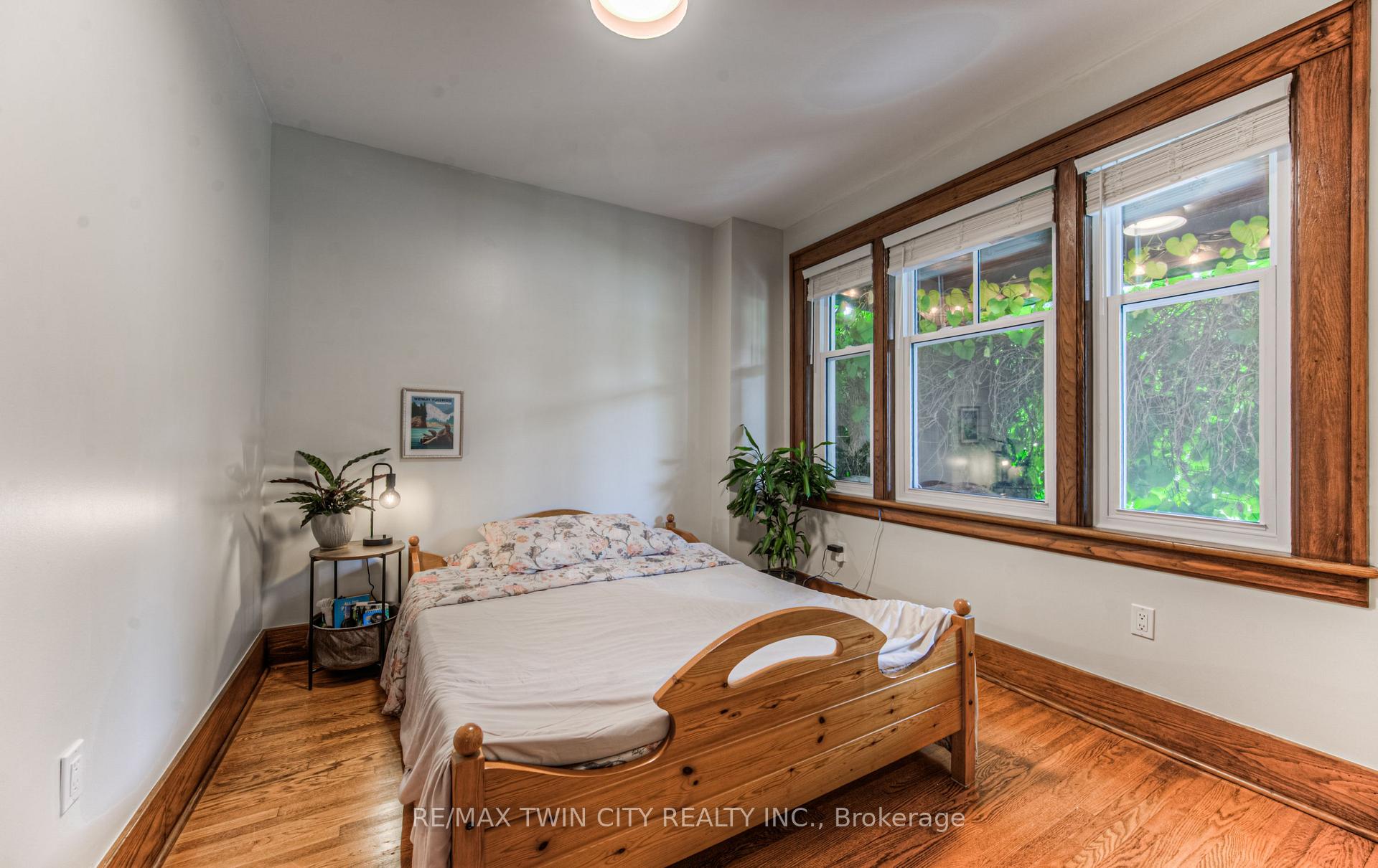 Photo 24 of 16 Lydia Street, Kitchener — HOMEH