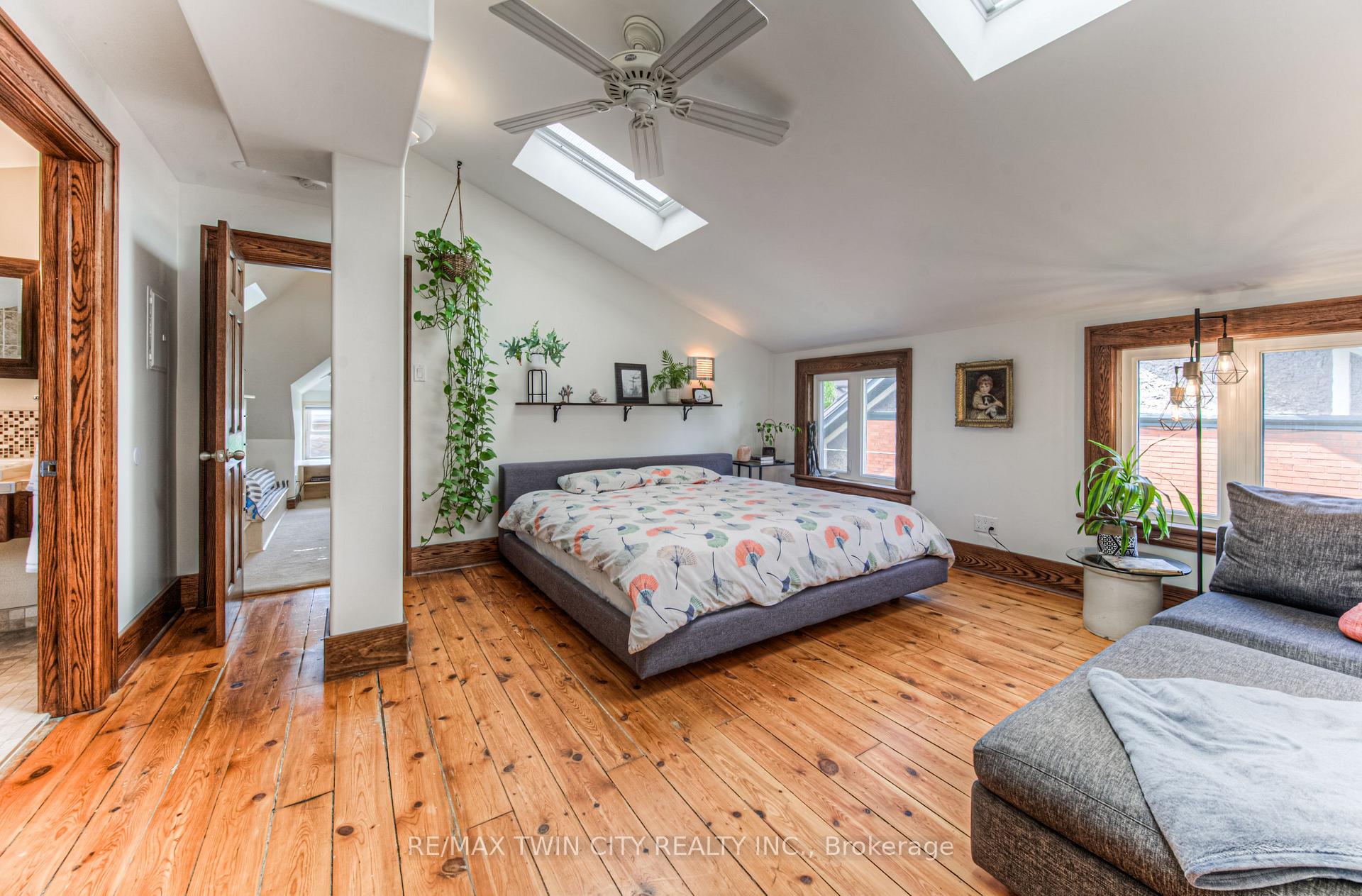 Photo 28 of 16 Lydia Street, Kitchener — HOMEH