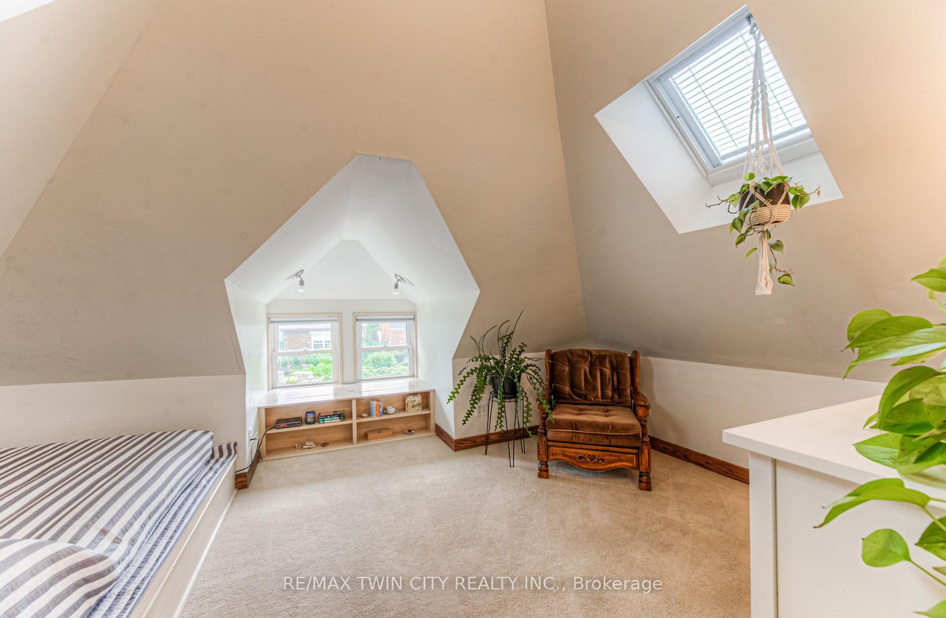 Photo 33 of 16 Lydia Street, Kitchener — HOMEH