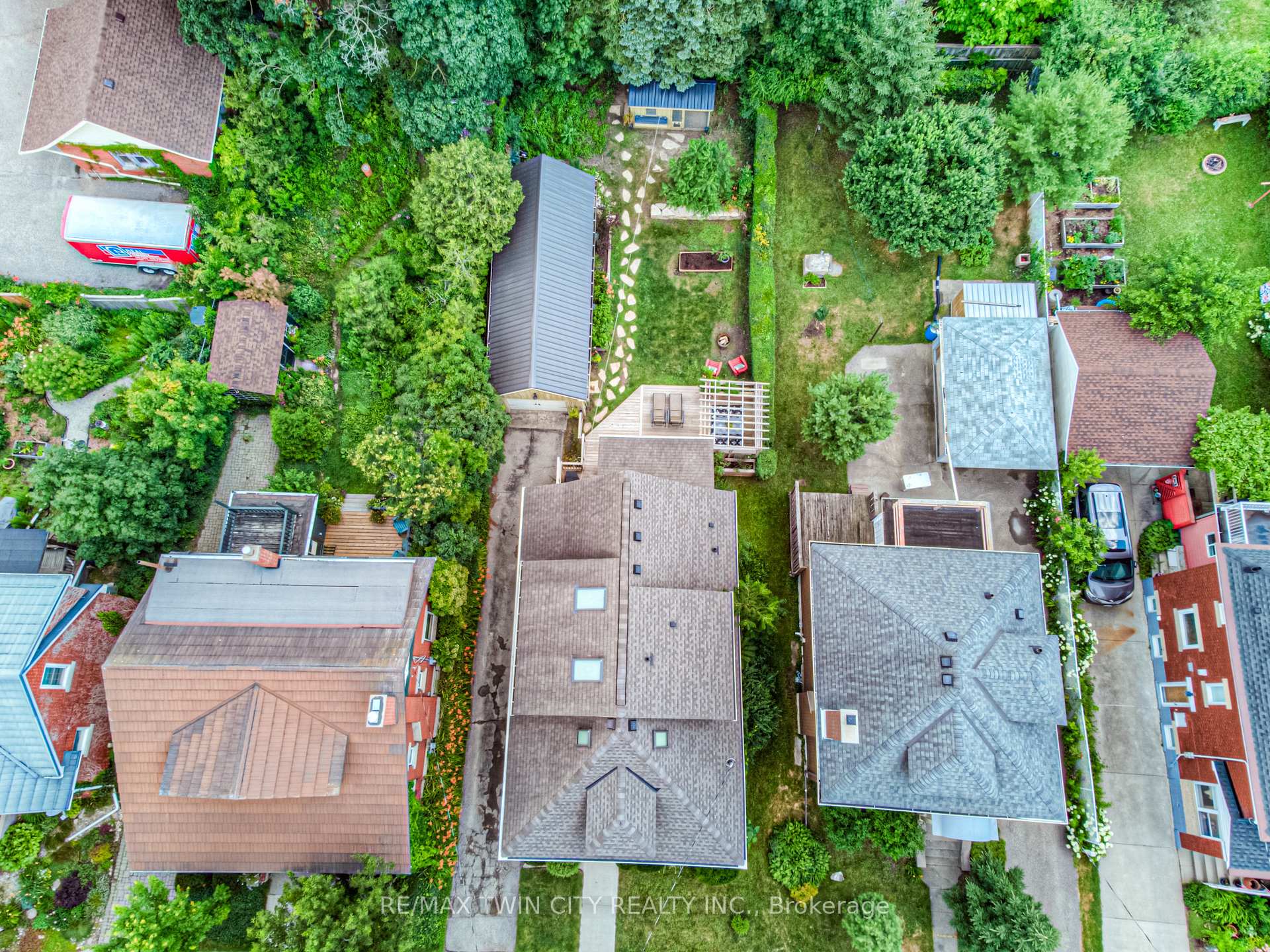 Photo 41 of 16 Lydia Street, Kitchener — HOMEH